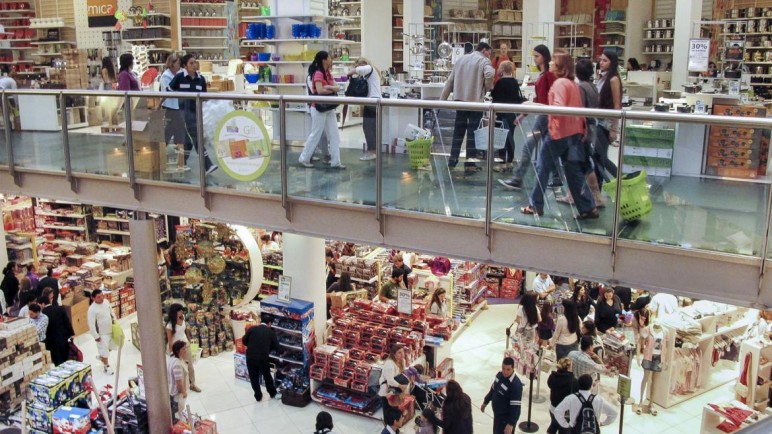 Caen las ventas en supermercados, shoppings y autoservicios mayoristas